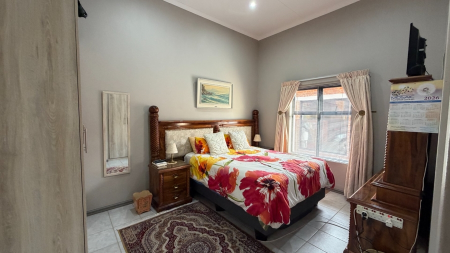 2 Bedroom Property for Sale in De Land Estate North West